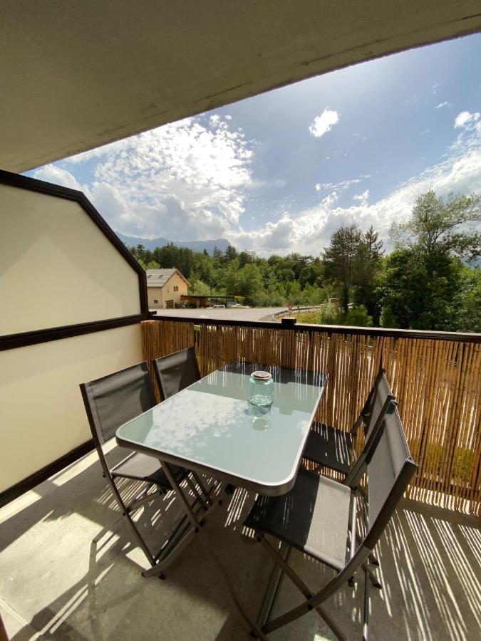 Appartement Situe A Cote Du Lac De Serre Poncon Saint-Sauveur  外观 照片